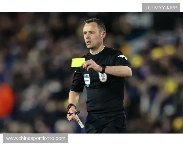 英超纠错机制缺乏裁判问责制度,误判代价由俱乐部承担 英超纠错机制缺乏裁判问责制度,误判代价由俱乐部承担